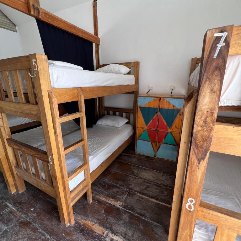Santa Lova Eco-hostel Isla Tintipan - Habitación Compartida Mixta de 8 camas - 12