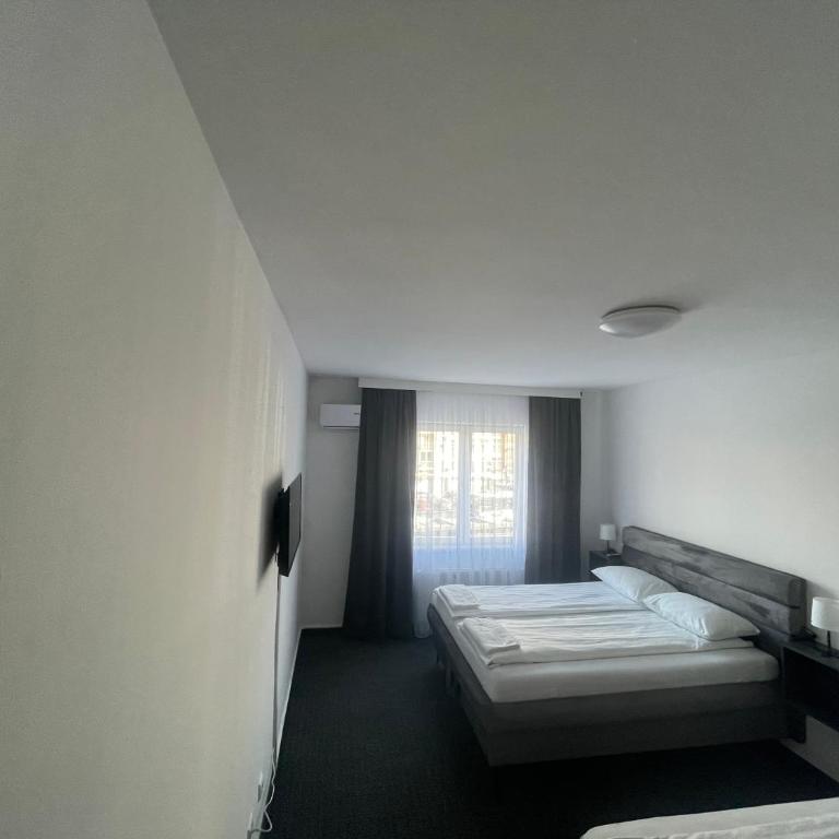 Hotel Ada - Otoka - Trokrevetna Soba - 8