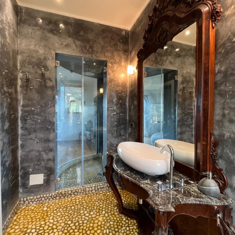 La CONCHIGLIA Bed & Breakfast - Camera Matrimoniale con Balcone e Vista Mare - 1