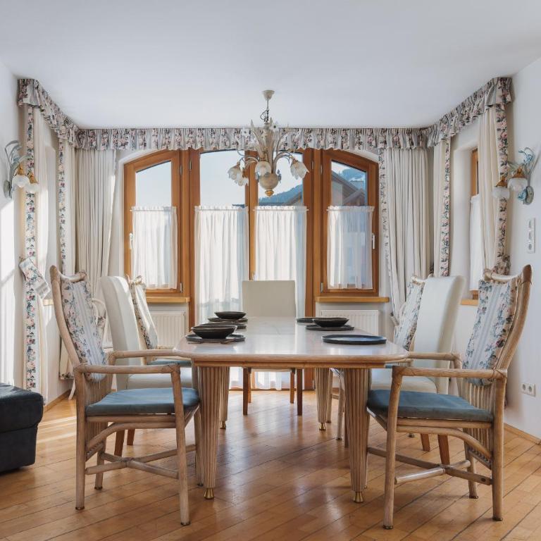 Alpenvilla Large Family Apartment - by Familiaris- Pools 500 meters - Appartamento - 1