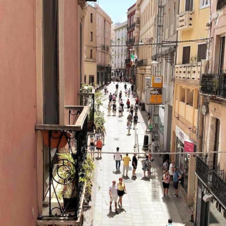 Appartamento Cagliari centro con vista sul porto - Appartamento con 2 Camere da Letto - 30
