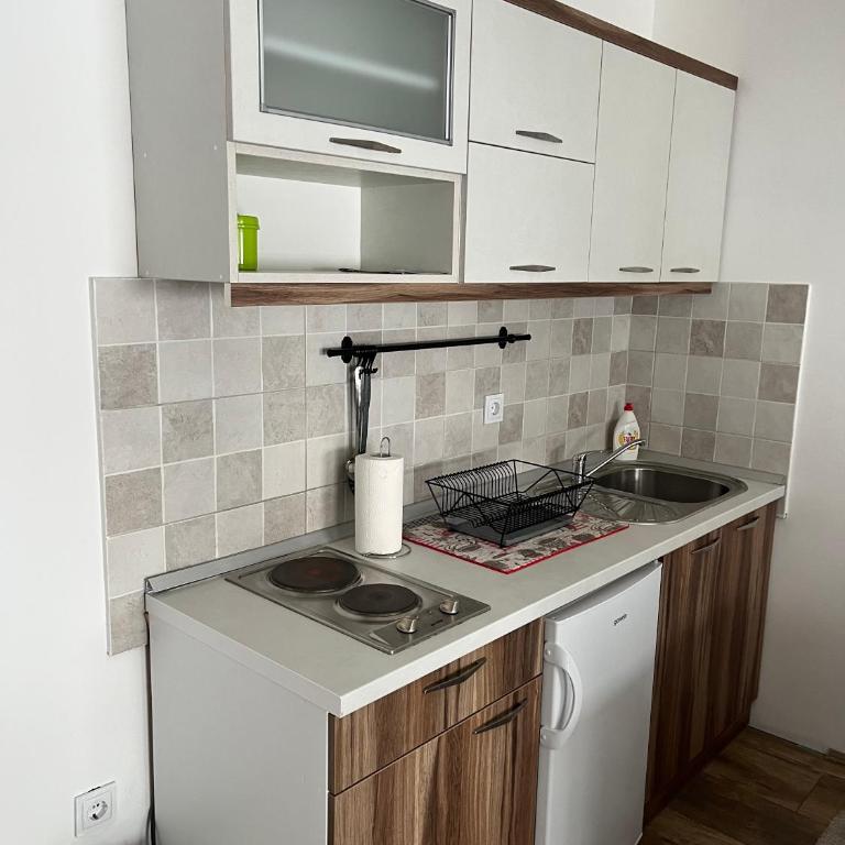 Sunčani breg - Two-Bedroom Apartment - 4