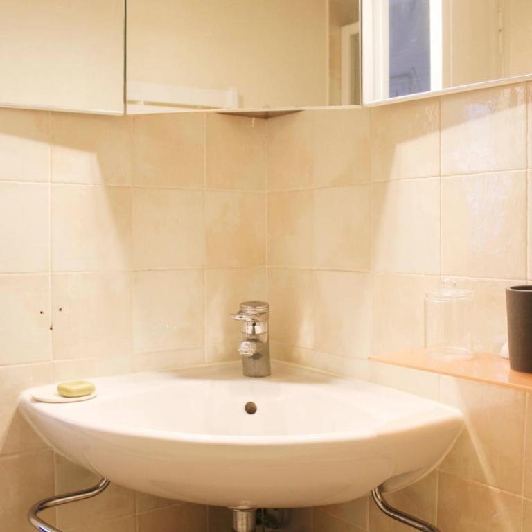 26 m love cocoon with Eiffel Tower view - Studio - 10
