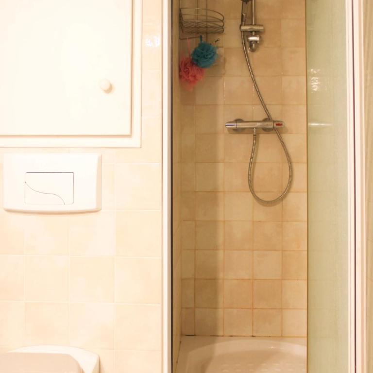 26 m love cocoon with Eiffel Tower view - Studio - 11
