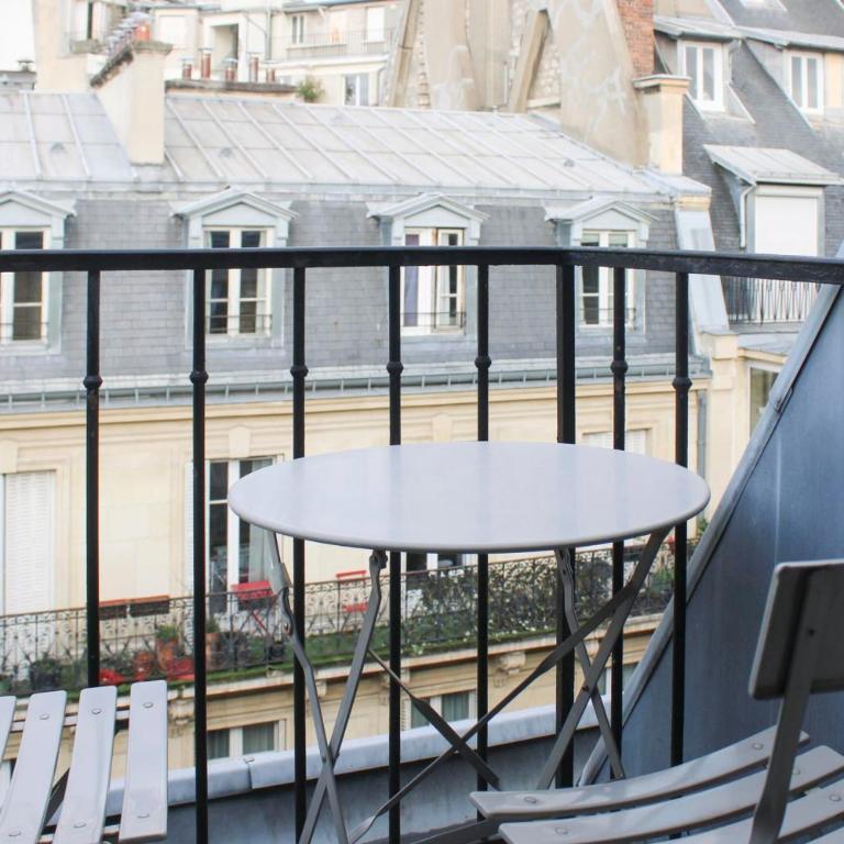 26 m love cocoon with Eiffel Tower view - Studio - 13