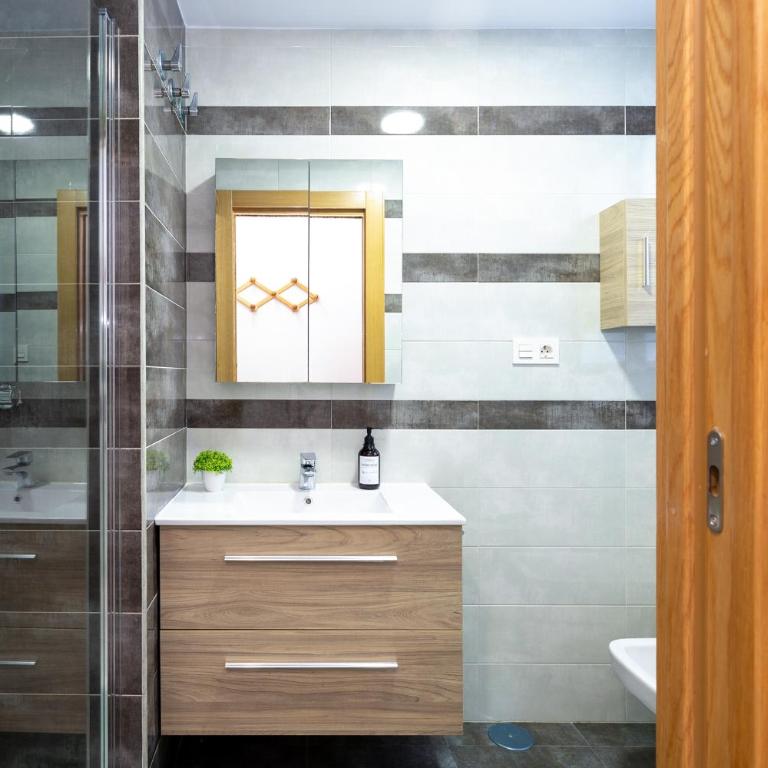Grace Apartments - 3 bedroom City Centre - Three-Bedroom Apartment - 3