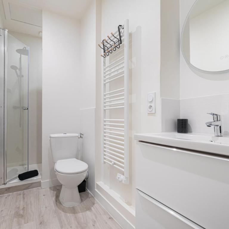 Cinéma & Jacuzzi aux Étoiles - CasaBianca Suite - Appartement 1 Chambre - 14