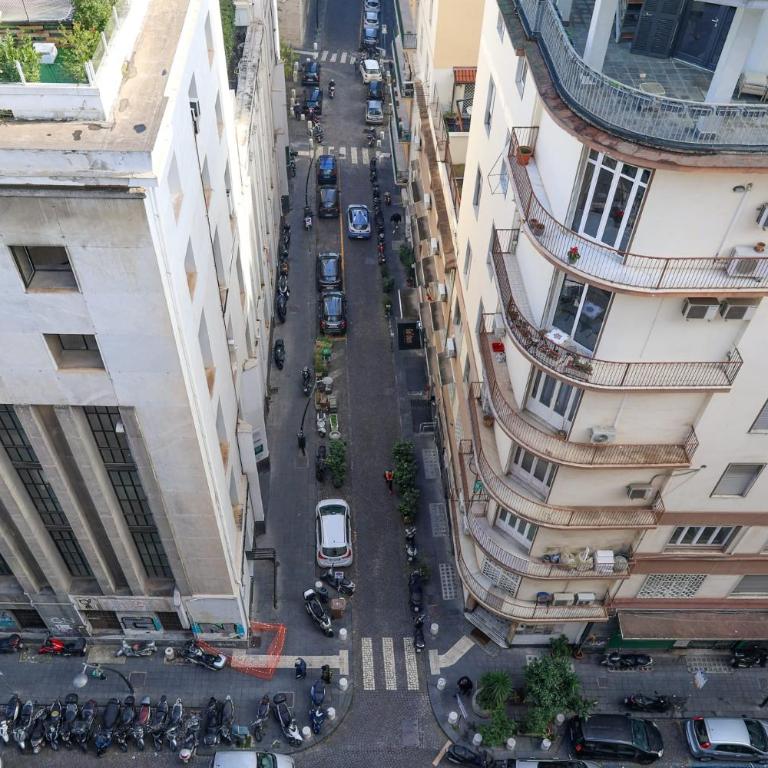 Cuore Napoli Centro - Camera Matrimoniale con Terrazza - 16