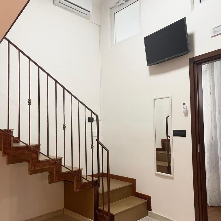 House Caracciolo by Loveinthetravel - Quadruple Room with Private Bathroom - 5