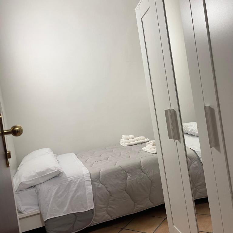 House Caracciolo by Loveinthetravel - Quadruple Room with Private Bathroom - 4