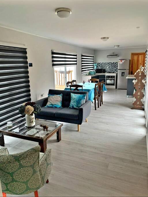 Cómodo, tranquilo y acogedor. - Three-Bedroom House - 2