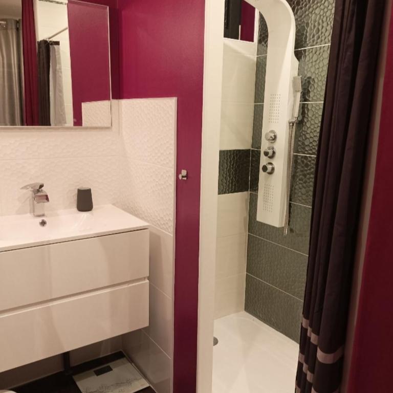 Cocon au pied de la Chartreuse - Chambre Double - Vue sur Jardin - 1