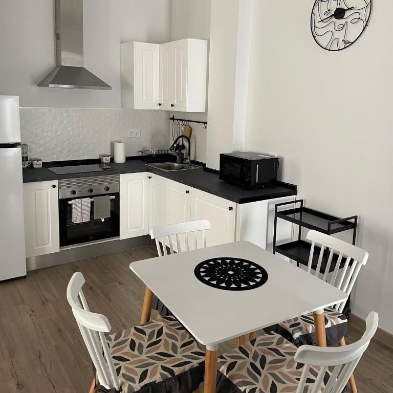 Maison Sereine - Two-Bedroom Apartment - 7