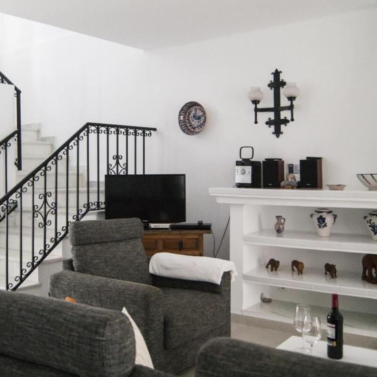 Los Crisantemos Family house with garden and pool - Villa de 3 dormitorios - 14