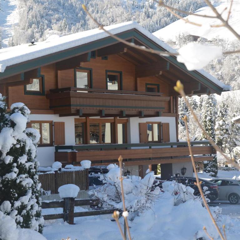 Familienchalet Kitzblick - Ferienhaus - 1