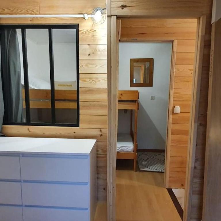 Studio avec mezzanine aménagée 2min des pistes, avec 1 chambre et 1 coin montagne - Appartement 2 Chambres - 10
