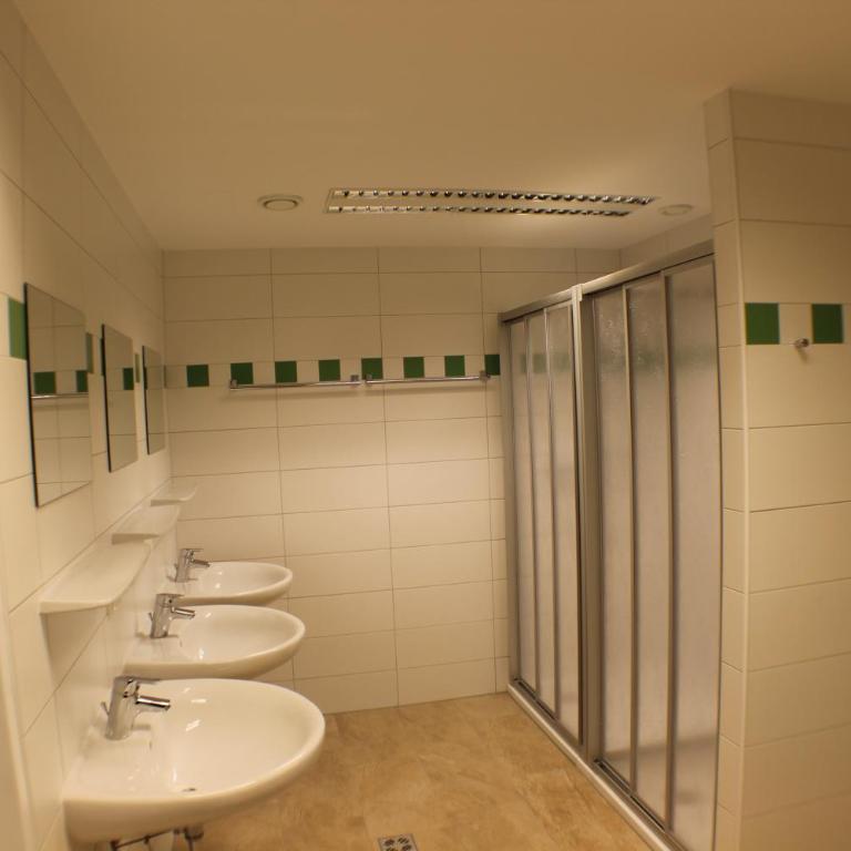 Jugendgästehaus St. Gilgen - Bunk Bed in Mixed Dormitory Room - 5