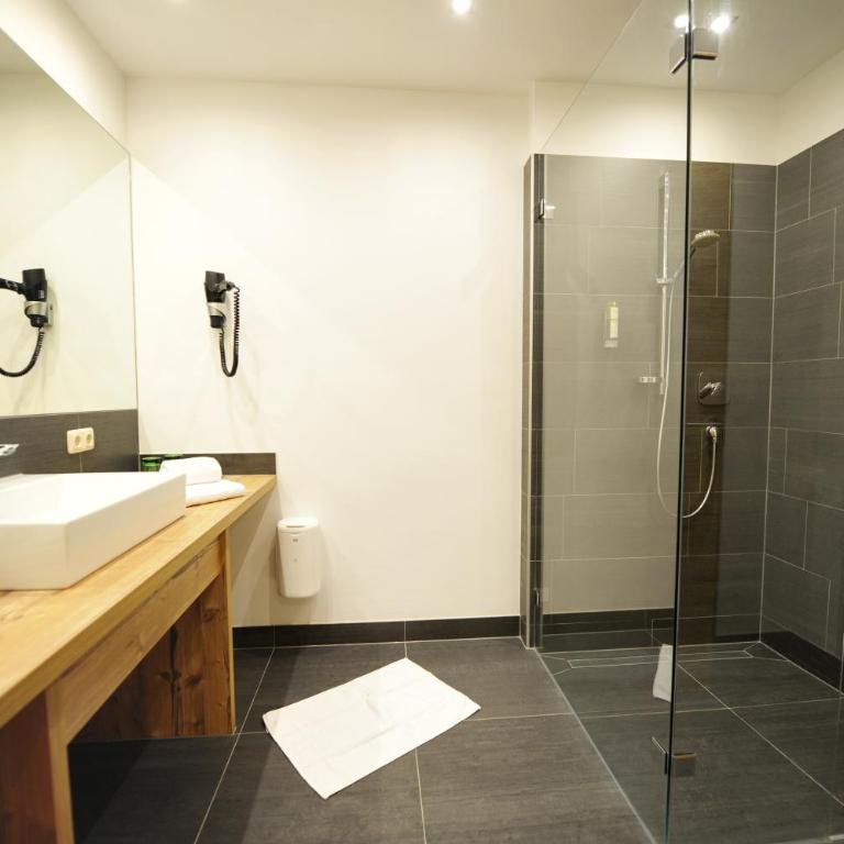 Hotel Franzlhof - Doppelzimmer mit Balkon - 3