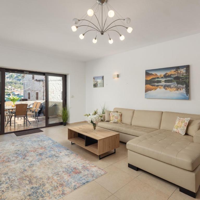 M&M Bay Haven - Three-Bedroom Apartment - 6