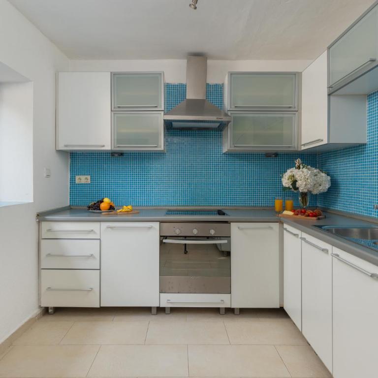 M&M Bay Haven - Three-Bedroom Apartment - 7