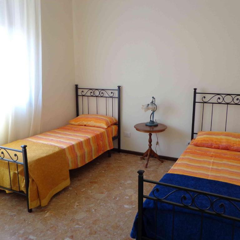 Appartamenti Catania Centro - Three-Bedroom Apartment with Balcony - 4