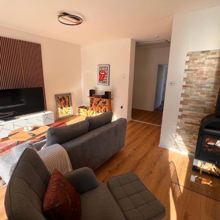 Ferienwohnung ImZaro: Erdgeschoss, 2 Schlafzimmer plus Schlafsofa, eigener Eingang, große Terrasse mit Garten! - Apartment mit 2 Schlafzimmern - 12