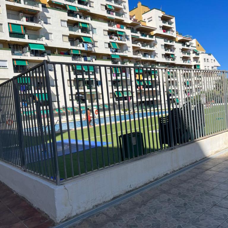 APARTAMENTO NUEVO CÉNTRICO en PRIMERA Línea de playa con vistas al Mar, Piscina, aire acondicionado y wifi - Apartamento de 2 dormitorios - 29