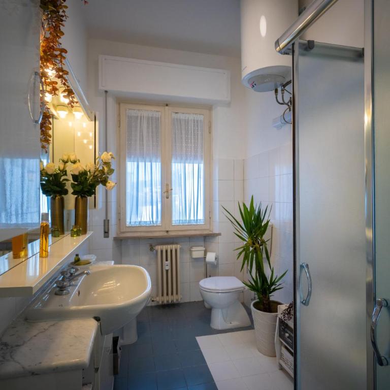 Welcome to Casa di Lucca - Your Friendly Retreat with Terrace and Parking - Three-Bedroom Apartment - 27