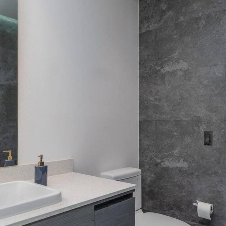 Luxury Condo D Residense - Three-Bedroom Apartment - 3