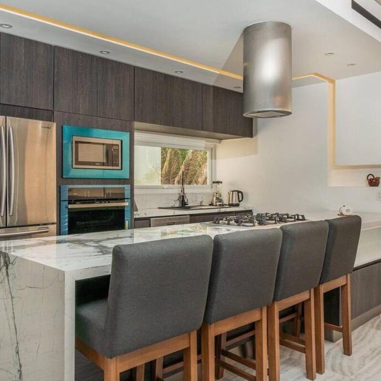 Luxury Condo D Residense - Three-Bedroom Apartment - 8