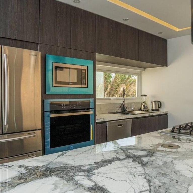 Luxury Condo D Residense - Three-Bedroom Apartment - 16