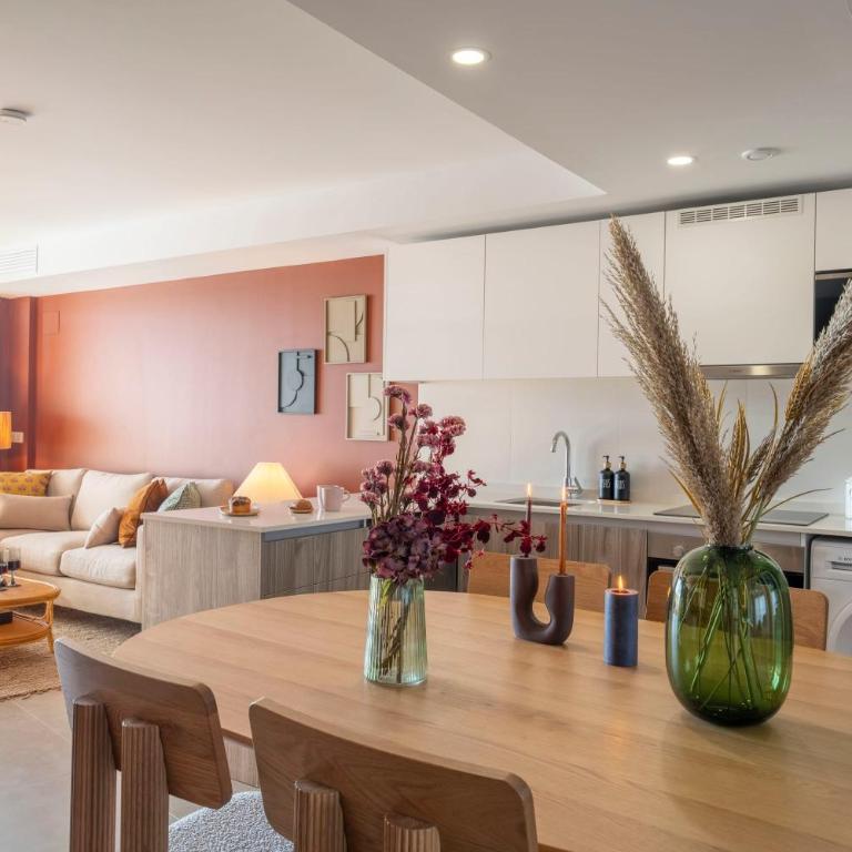 Gran Canet 2BR! Walk to Beach, Stunning Sea Views - Apartamento - 2