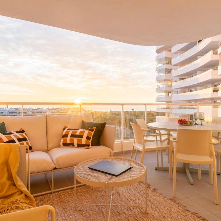 Gran Canet 2BR! Walk to Beach, Stunning Sea Views - Apartamento - 1