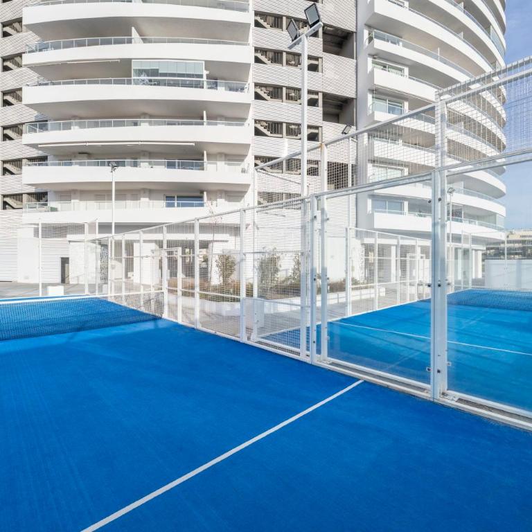 Gran Canet 2BR! Walk to Beach, Stunning Sea Views - Apartamento - 9