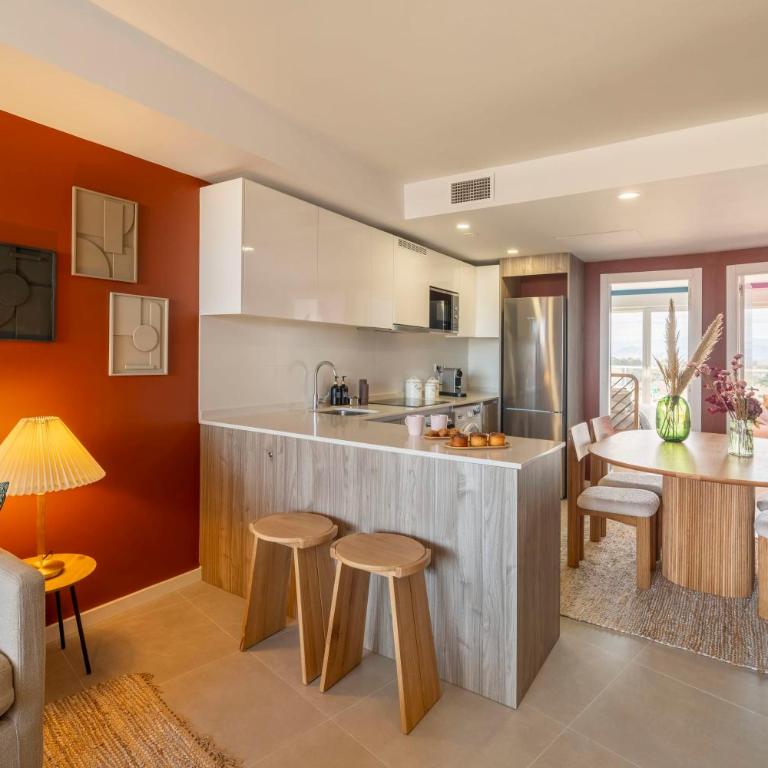 Gran Canet 2BR! Walk to Beach, Stunning Sea Views - Apartamento - 15