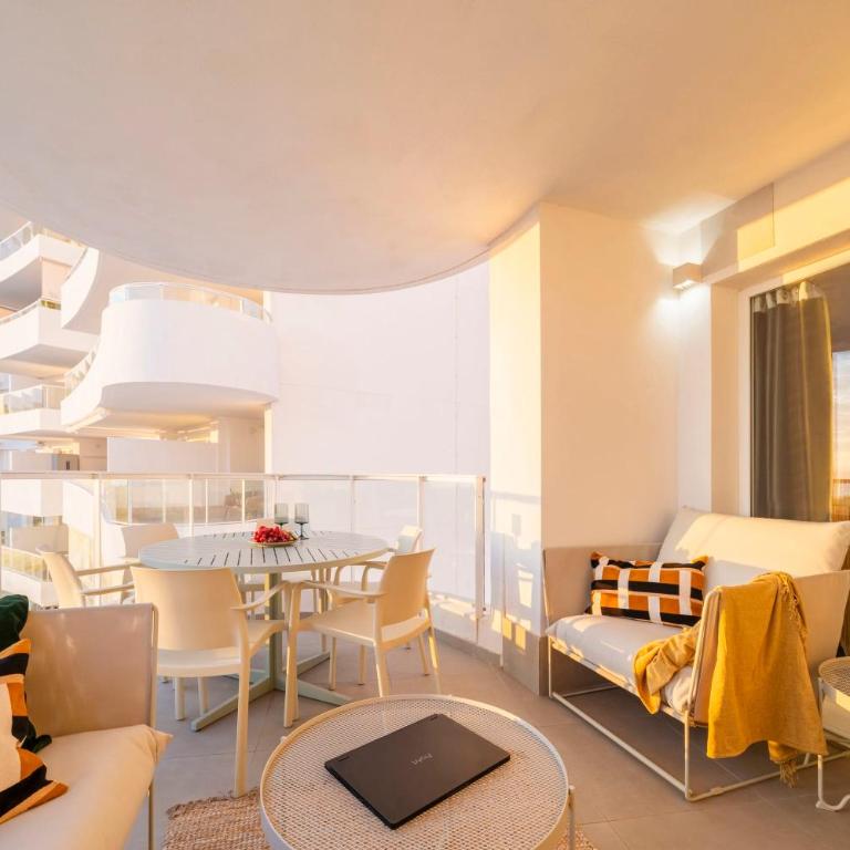 Gran Canet 2BR! Walk to Beach, Stunning Sea Views - Apartamento - 26