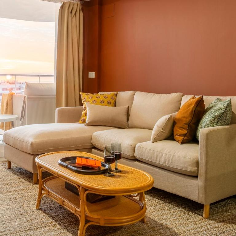 Gran Canet 2BR! Walk to Beach, Stunning Sea Views - Apartamento - 31