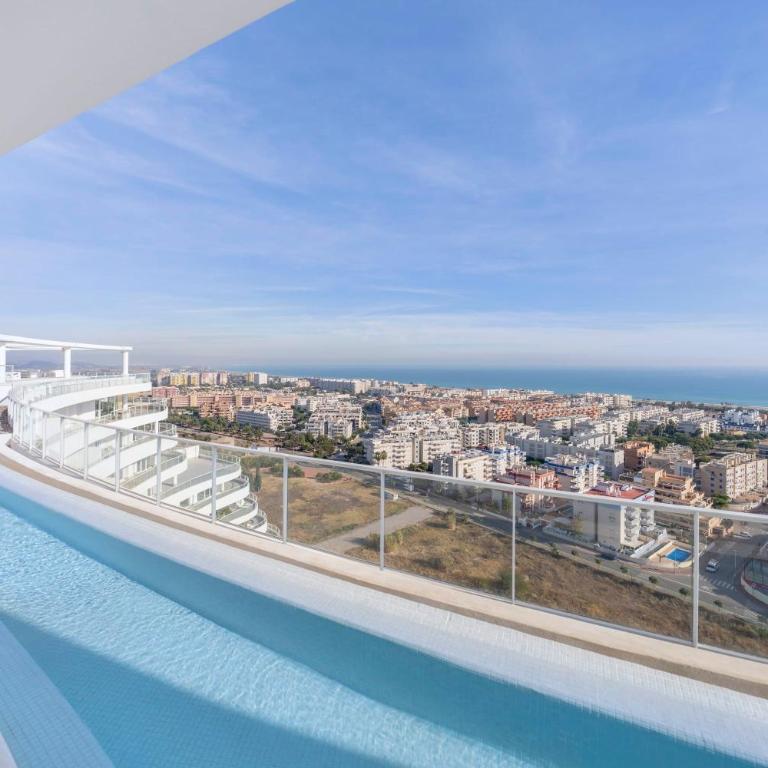Gran Canet 2BR! Walk to Beach, Stunning Sea Views - Apartamento - 46