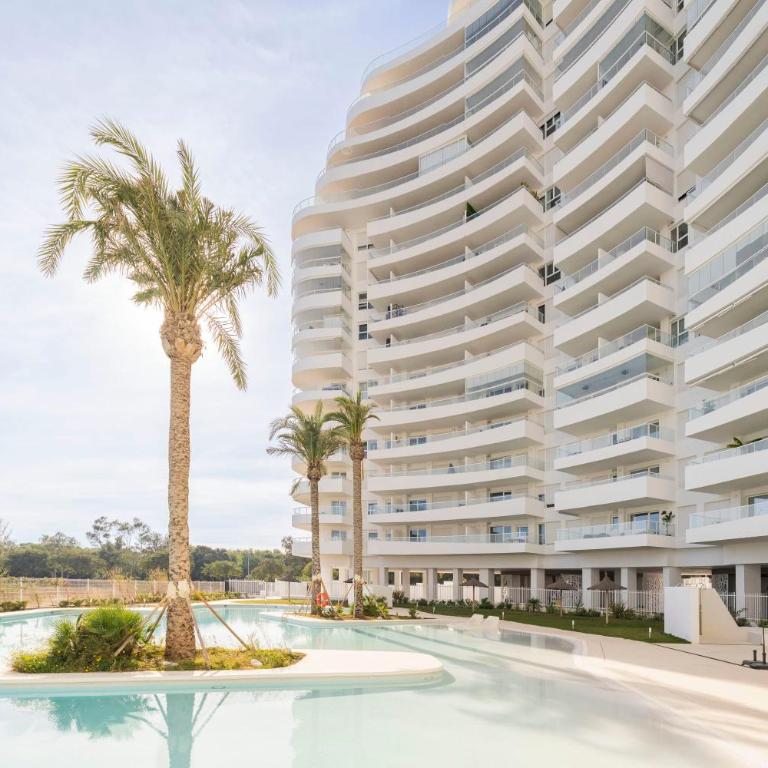 Gran Canet 2BR! Walk to Beach, Stunning Sea Views - Apartamento - 51