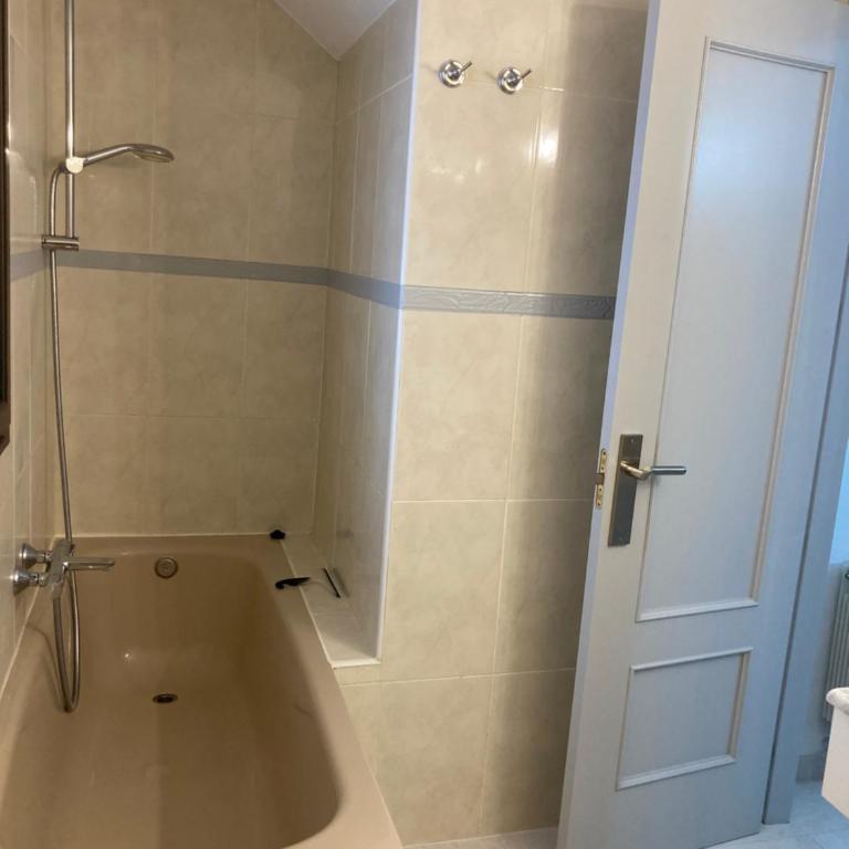 Appartement Duplex Rosas avec terrasse magnifique jacuzzi vue mer - Three-Bedroom Apartment - 43