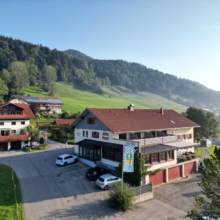 Landhotel Alte Post - Doppelzimmer mit Balkon - 5
