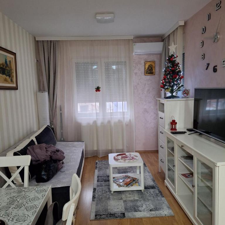 AKI APARTMAN - One-Bedroom Apartment - 5