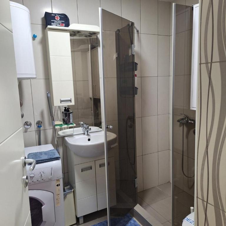 AKI APARTMAN - One-Bedroom Apartment - 3