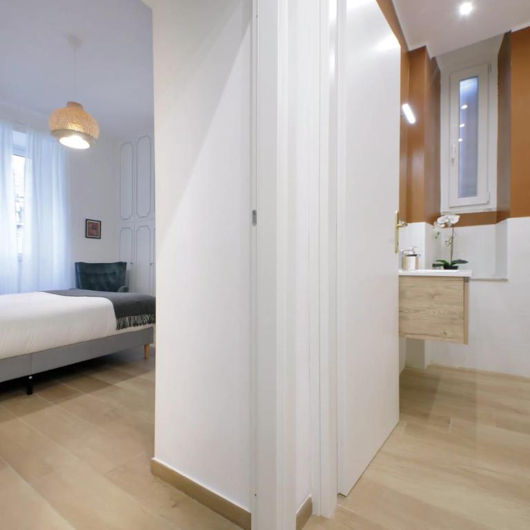 YCH-Brand new Vatican flat with terrace - One-Bedroom Apartment - 34