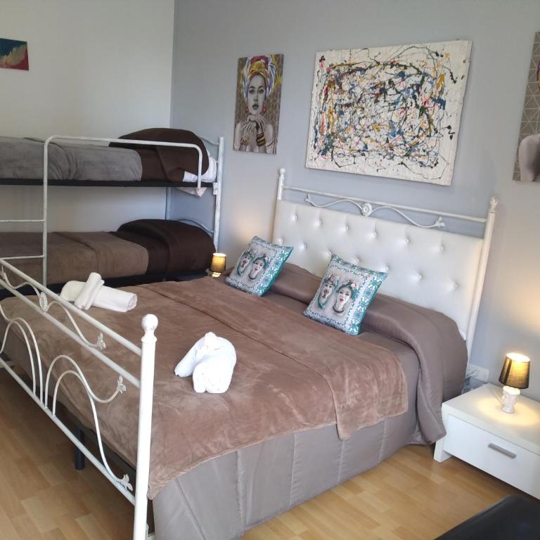 Artemide Rent BedRooms - Quadruple Room with Terrace - 8