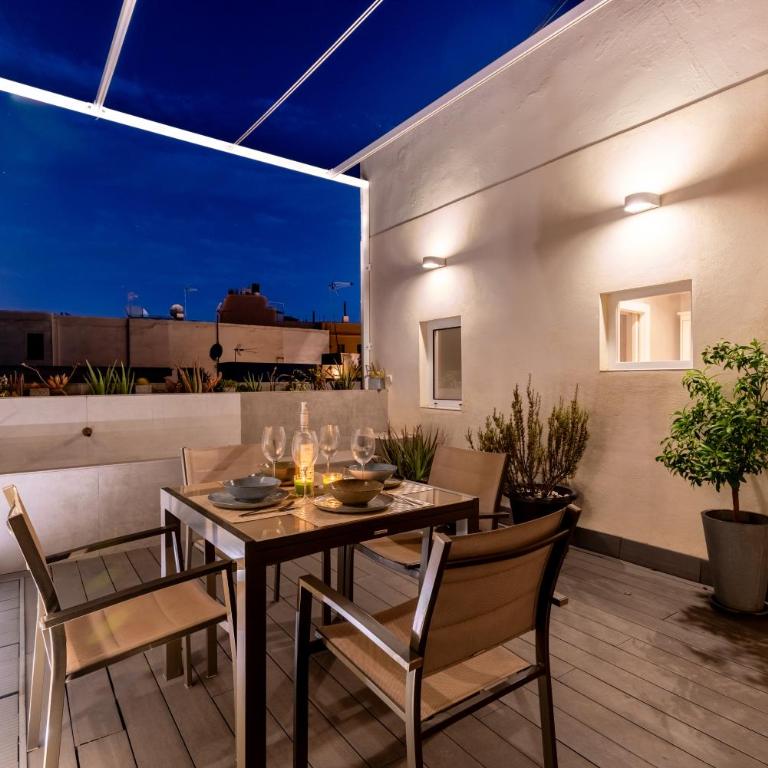 Céntrico y luminoso Ático - Two-Bedroom Apartment - 32