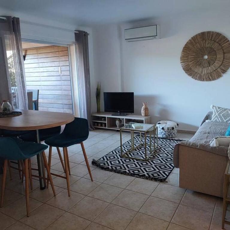 Appartement & Piscine Santa Giulia - Appartamento con 2 Camere da Letto - 3