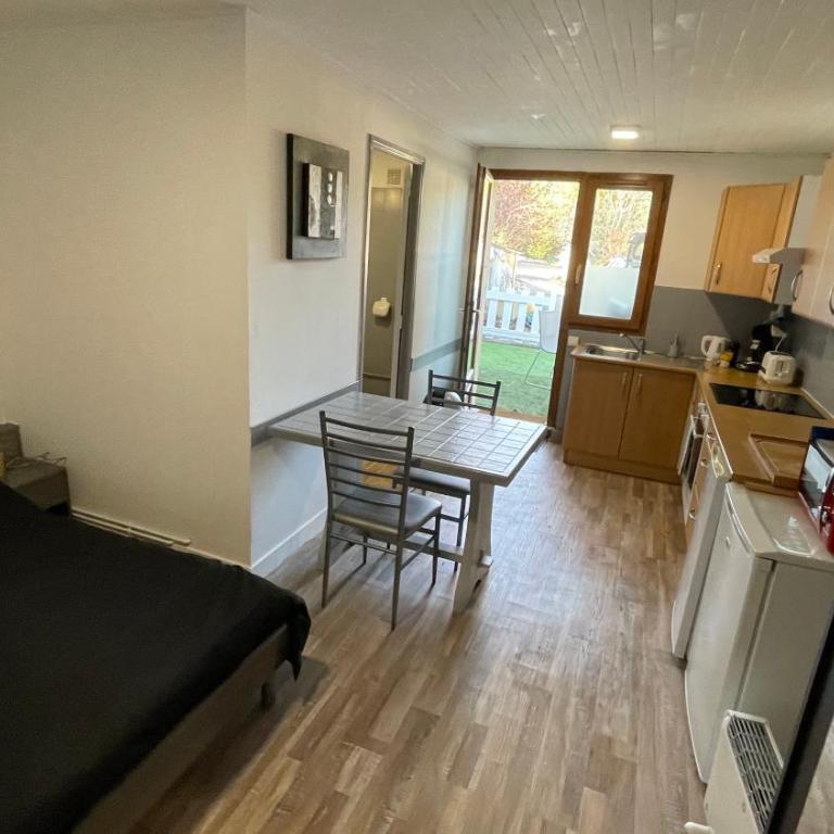 Maisonnette cosy avec jardinet et parking privatif - Apartment mit 1 Schlafzimmer - 11