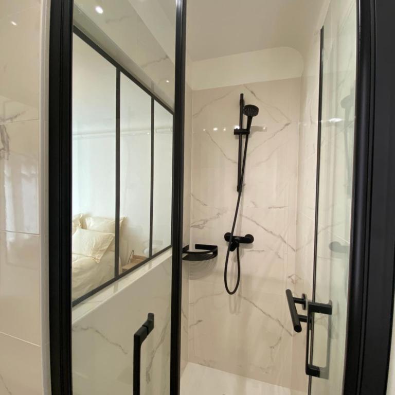 Maison Auguste - Chambre Double avec Salle de Bains Privative - 5