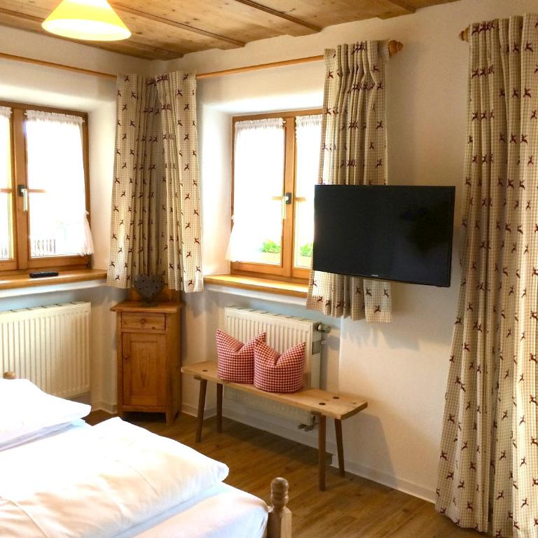 Gästehaus Menkenbauer inkl. Chiemgaukarte - Haus mit 5 Schlafzimmern - 13